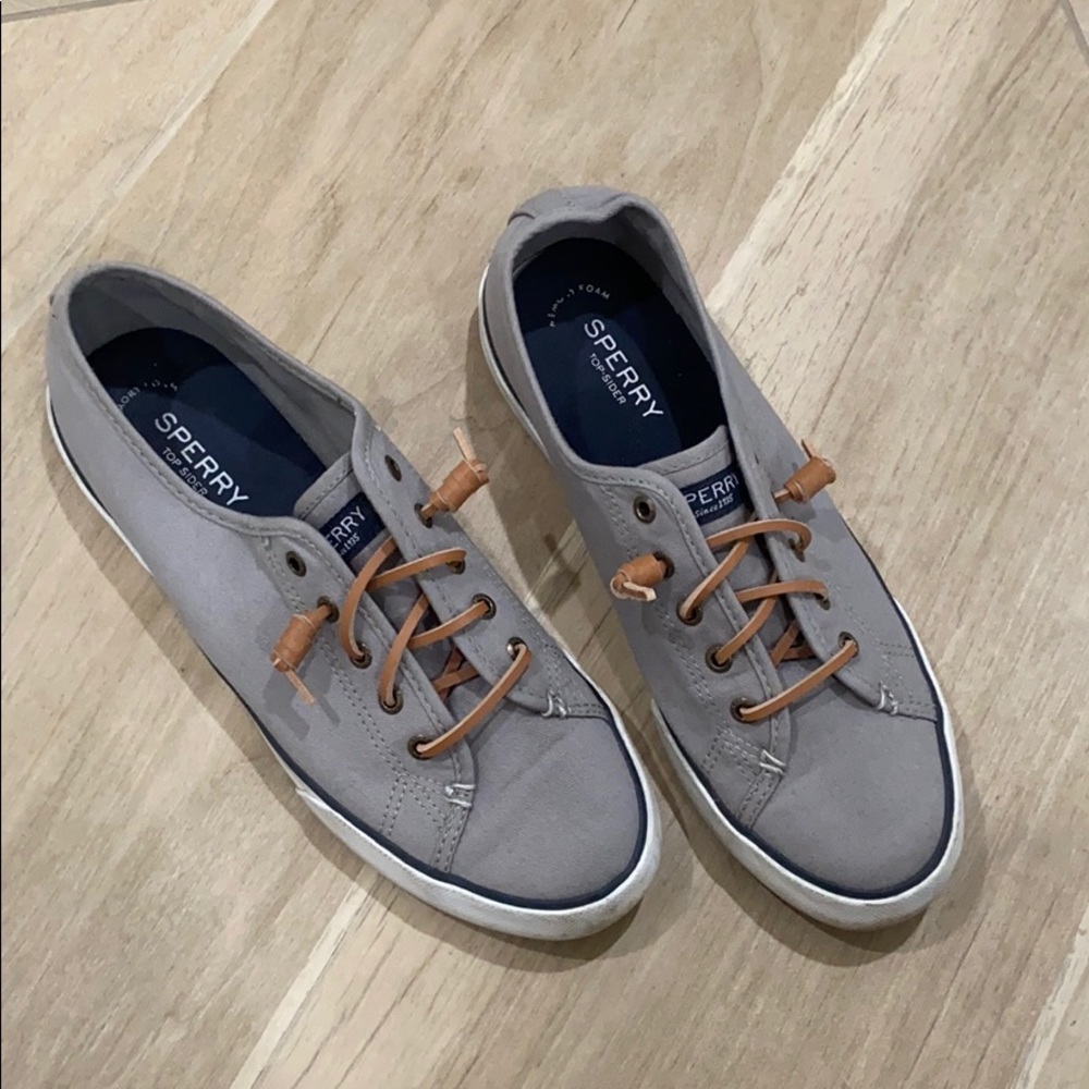 sperry women’s gray sneaker shoe